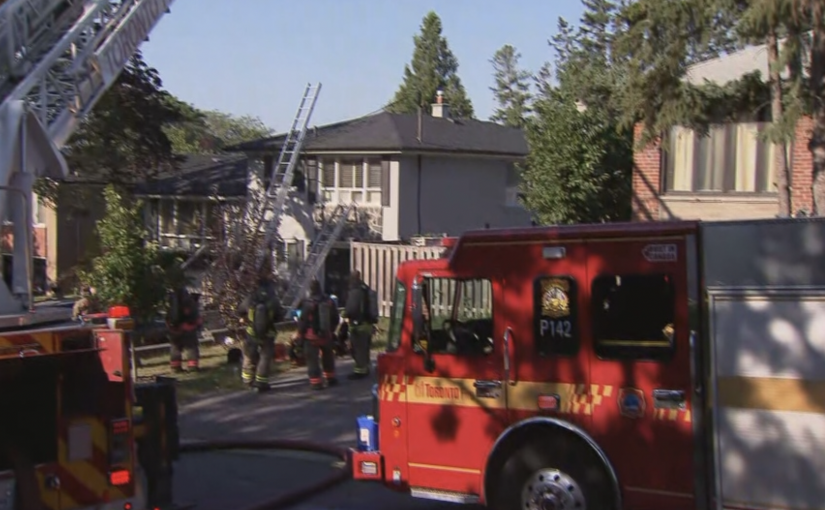 北約克住宅起火 男子救出送院後死亡