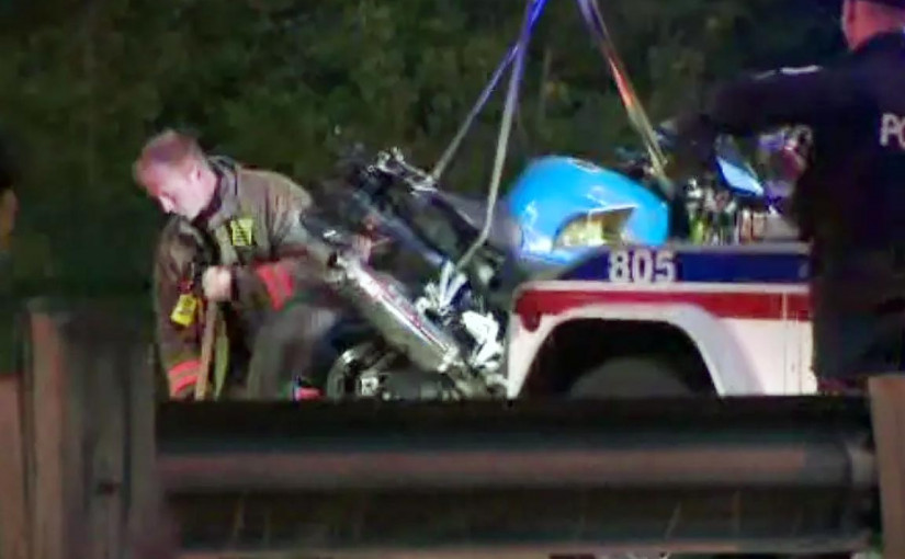 DVP有電單車撞欄 意外路段已重開