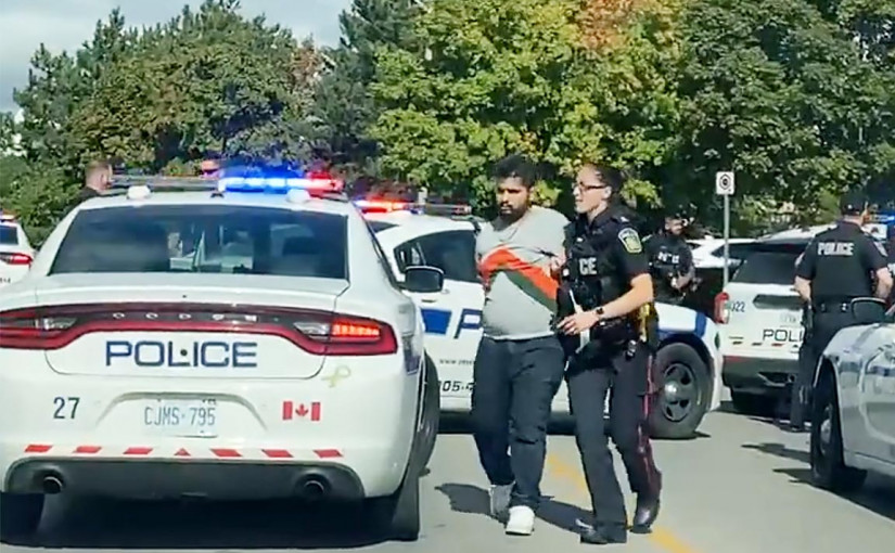 【有片】拒捕開車剷上民居前園 警員拔槍攔截