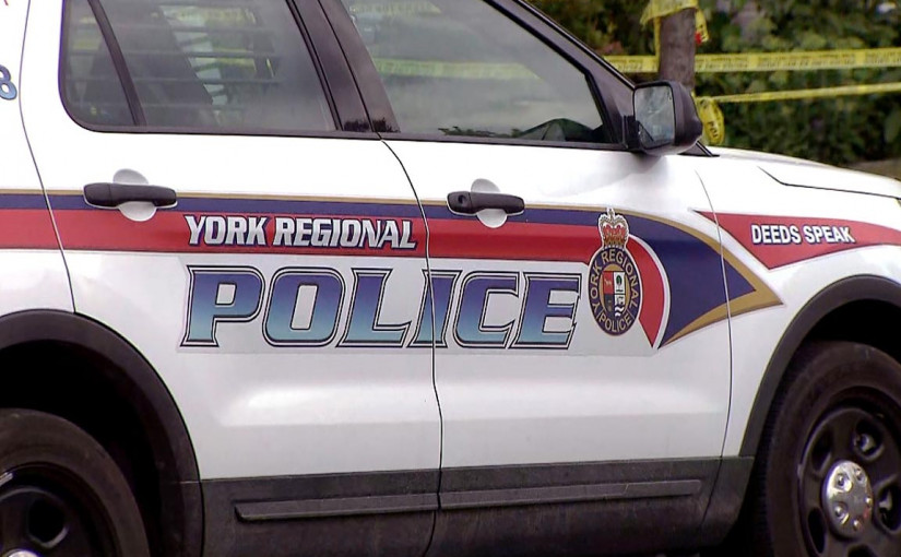 萬錦市平治車主險被持械賊人搶車