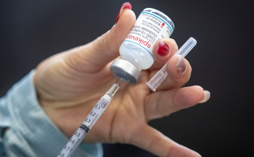 省府重申接種「二價疫苗」安全 警告大流行尚未結束