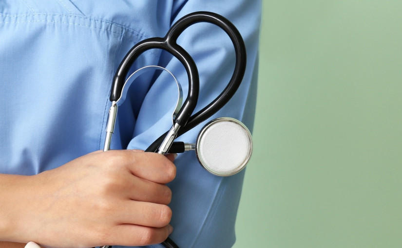 卑詩省一名護士值班睡覺被停職兩個月