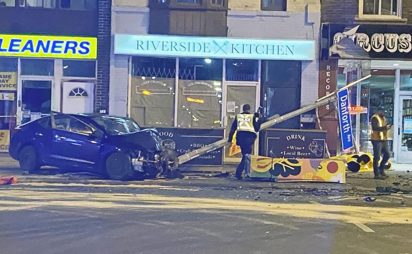 男子撞車後不顧逃離 拒捕致2警員受傷