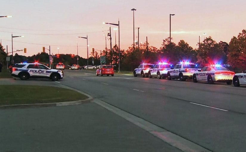 屋內駁火 2警員殉職 疑犯被擊斃