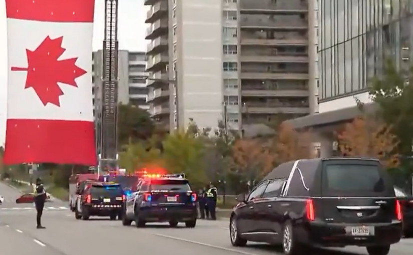 兩安省殉職警員遺體奉移巴里市  同袍與民眾沿途致敬