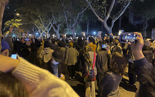 政治學者：「白紙革命」中國境內遍地開花 或不會持續很長時間