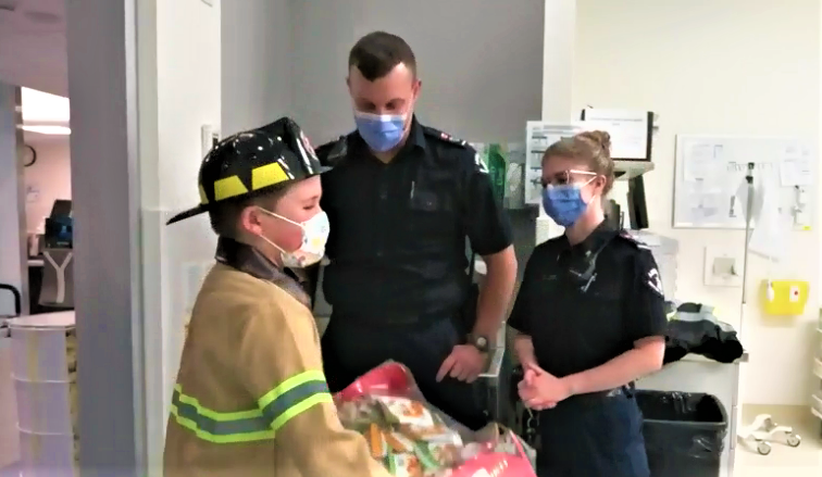 溫市學童萬聖節精心搬扮小醜被車撞 醫護自費送上節慶服飾替換