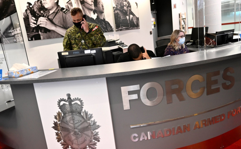 加拿大軍隊允許永久居民入伍 有助解決徵兵率低的情況