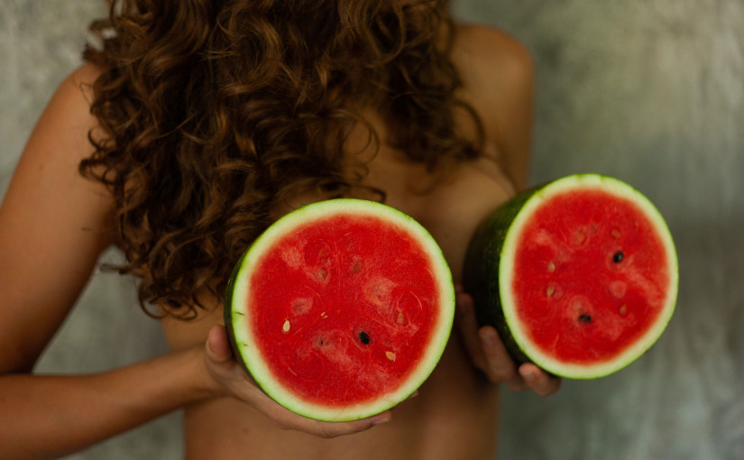 乳癌｜24歲女擠破「暗瘡」竟變乳癌 醫生揭6大習慣增患癌風險