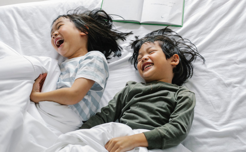 罕見病｜男童常無故笑求醫揭患腦瘤 母親：以為他只是天性開朗