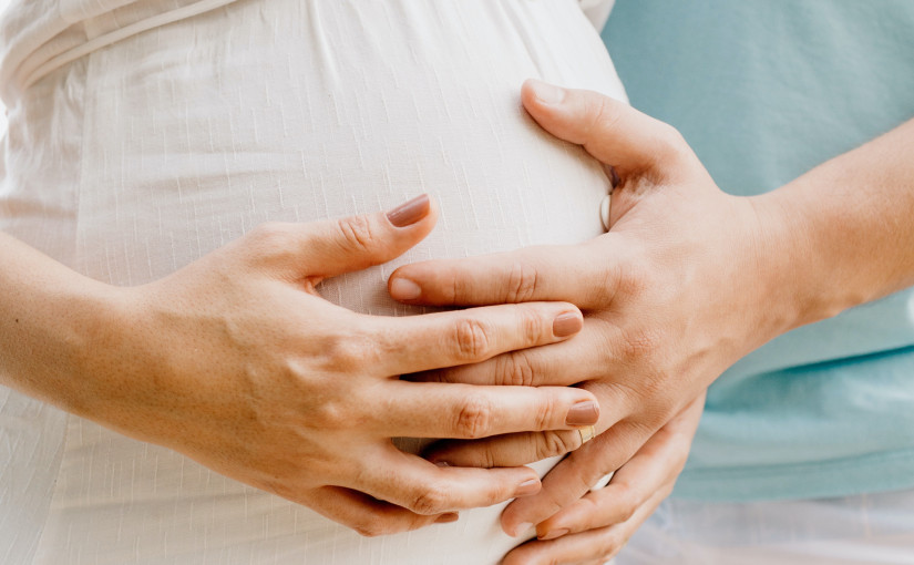 孕婦安胎｜秋冬孕期安胎大忌 沖涼方式錯誤 也可增休克流產風險