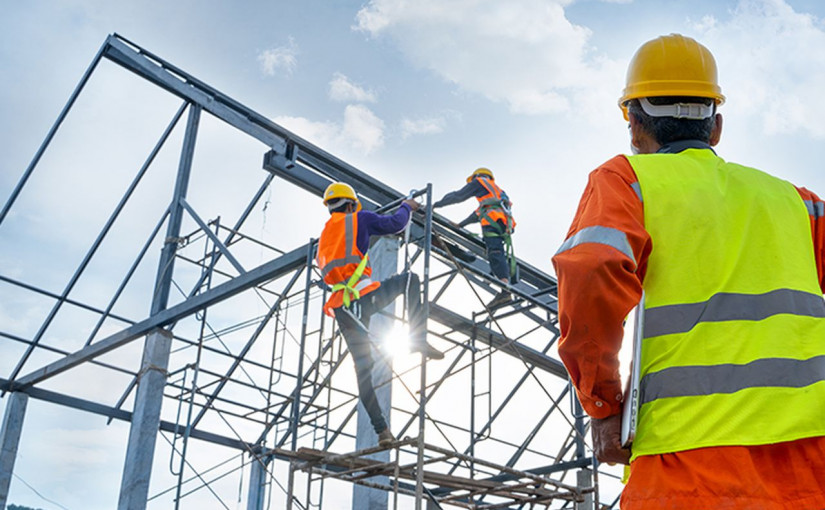 卑詩省建築協會招聘計劃 雇主正在簽署