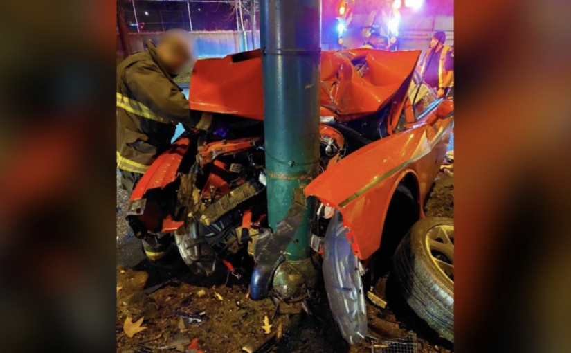 司機調整鞋子撞上電線桿 溫哥華警方提醒注意道路