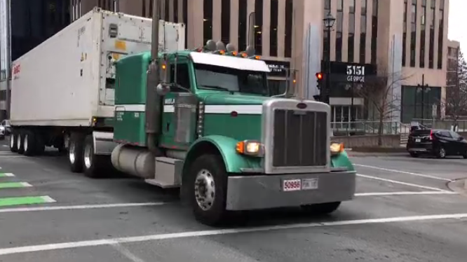 駕車時數電子紀錄新法1月生效    保障跨境貨車巴士司機安全