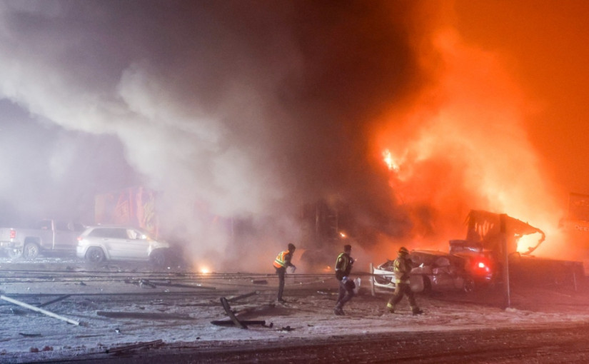 火光沖天宛如災難片  亞省14車連環撞致1死9傷