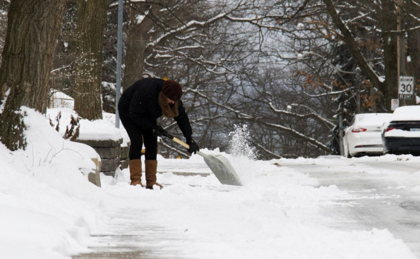 小心挨罰！溫哥華近千戶人行道未及時鏟雪被投訴