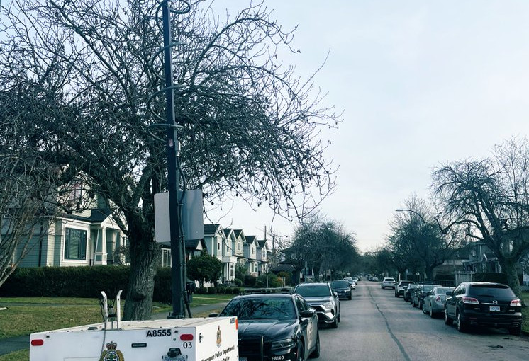 罕見：警方攝像頭拖車設溫西進行刑事調查