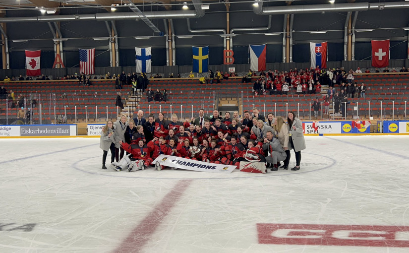 加拿大U18女子冰球隊衛冕成功