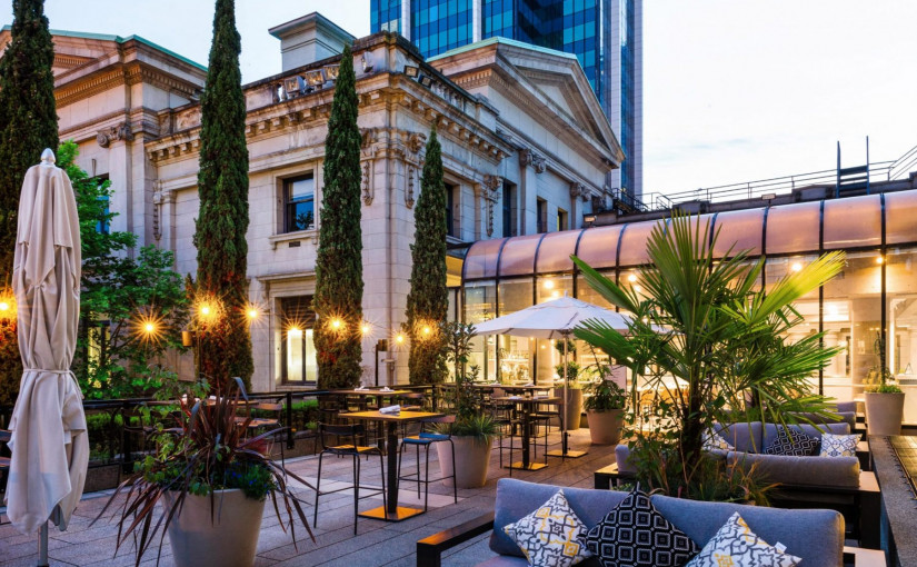 溫哥華花園餐廳與城中美景相輝映