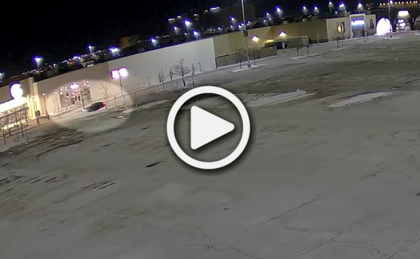 (視頻)《狂野時速》加拿大真實版 2賊仔飛車入商場撞爆玻璃搜掠