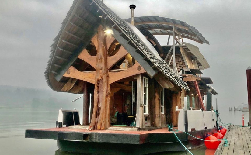 【多圖】由整棵樹幹手工打造  卑詩這幢夢幻船屋平過一套柏文