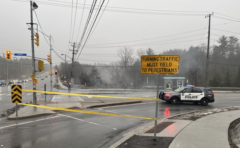 北約克清晨車禍   六旬男途人傷況危殆