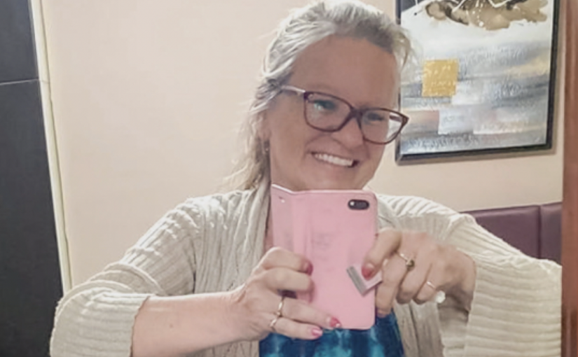 安省祖母陷網戀騙局 香港機場噹啷入獄恐囚終生