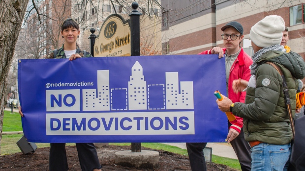 面臨「拆遷」 多倫多租戶憂流離失所集會抗議