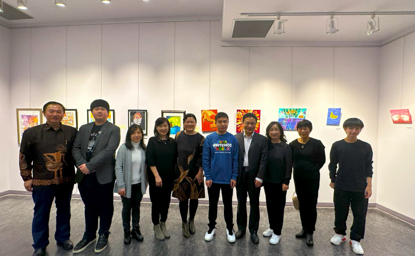 本拿比舉行特殊藝術展 自閉症人士用繪畫探索世界