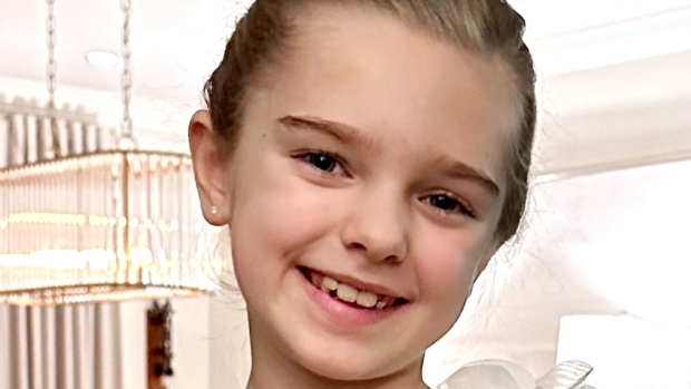 學校外停車場被撞身亡司機逃逸 八歲女孩身分確認