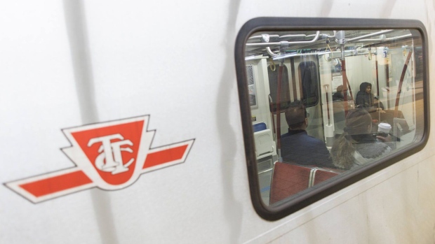 男子在地鐵站被刺成重傷 嫌犯逃逸