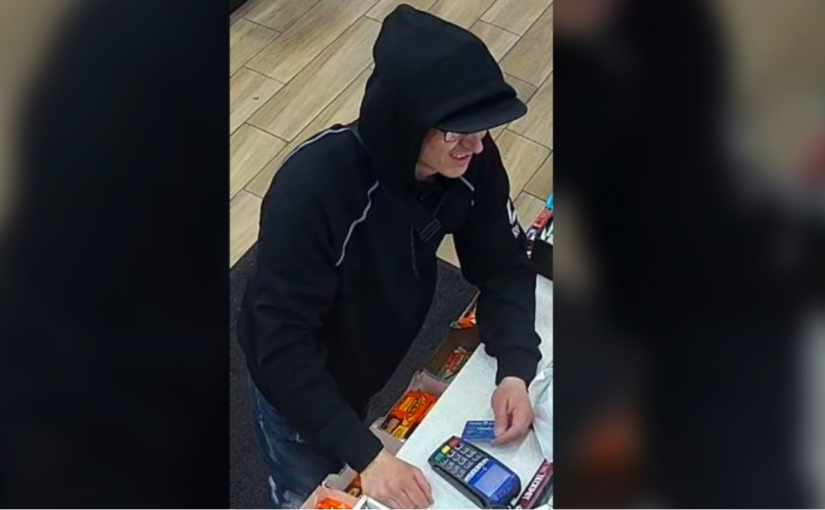 卑詩警方呼籲這名涉信用卡欺詐案男子自首