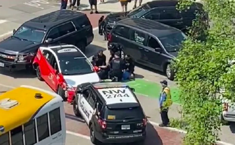 【突發有片】卑詩二埠警方對的士圍追堵截  司機遭持槍警拖出駕駛位制伏