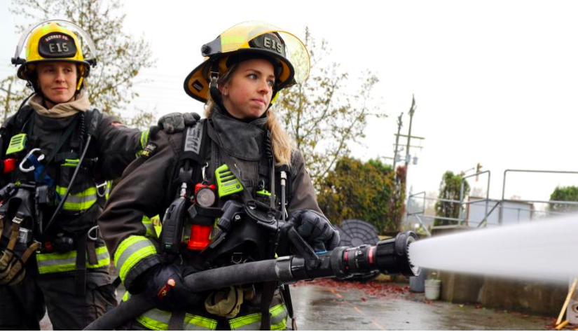 【有片】素里大樓外面用木板封住  裏面卻濃煙滾滾⋯⋯