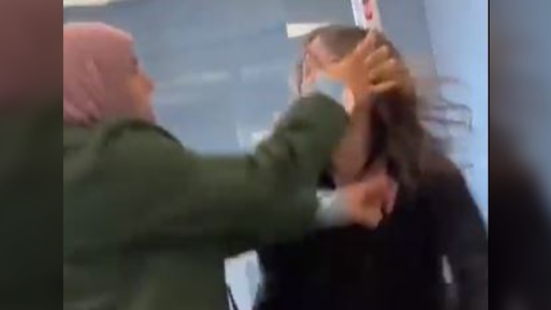 穆斯林女子駕駛考試中心遇襲   警方控告滑鐵盧女子