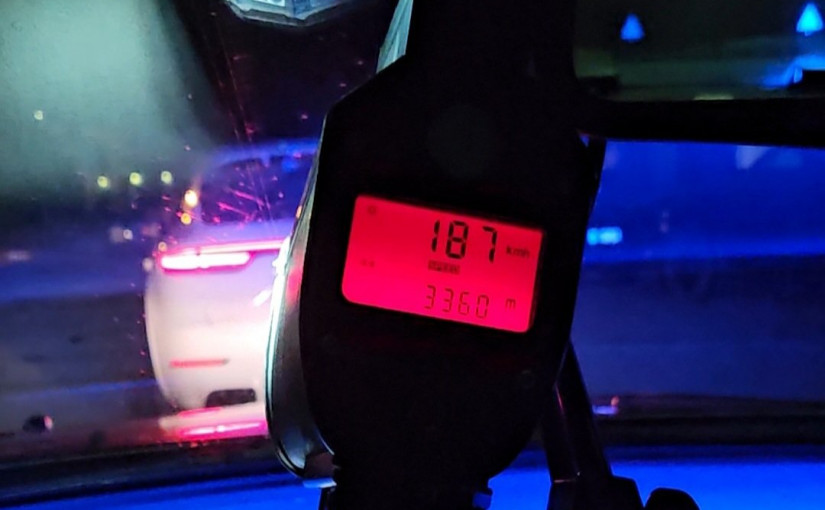 網怒！L牌司機駕保時捷載4青少年飆車  限速80公里時速187！