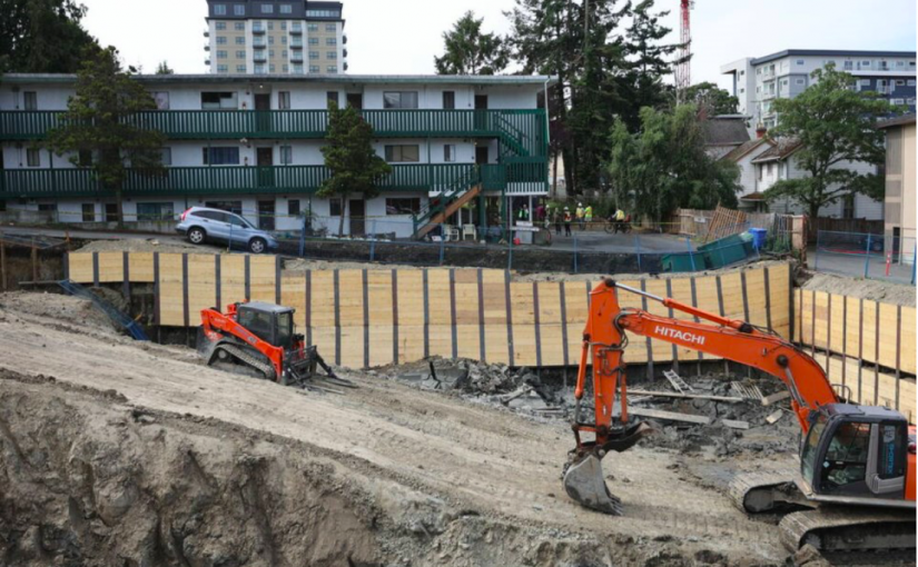 一聲巨響工地坍塌旁邊大樓晃動  兩幢柏文居民緊急疏散