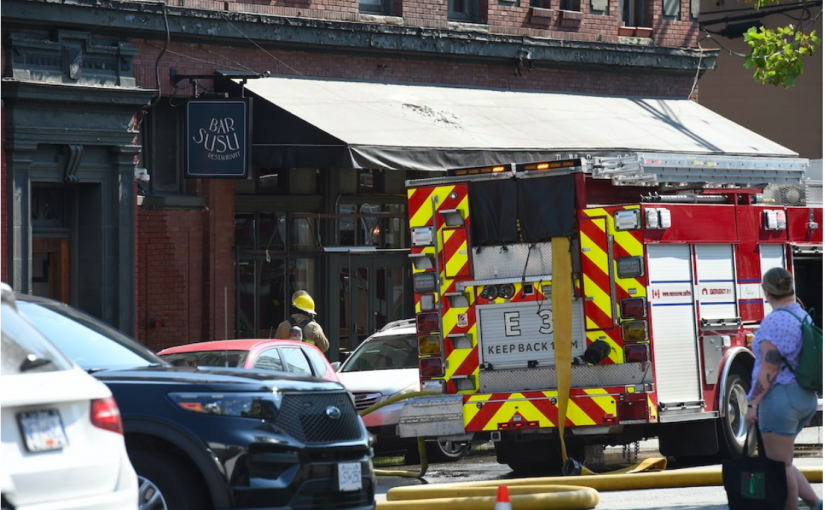 溫哥華市東區熱門餐廳大火  東6街部分路段封閉