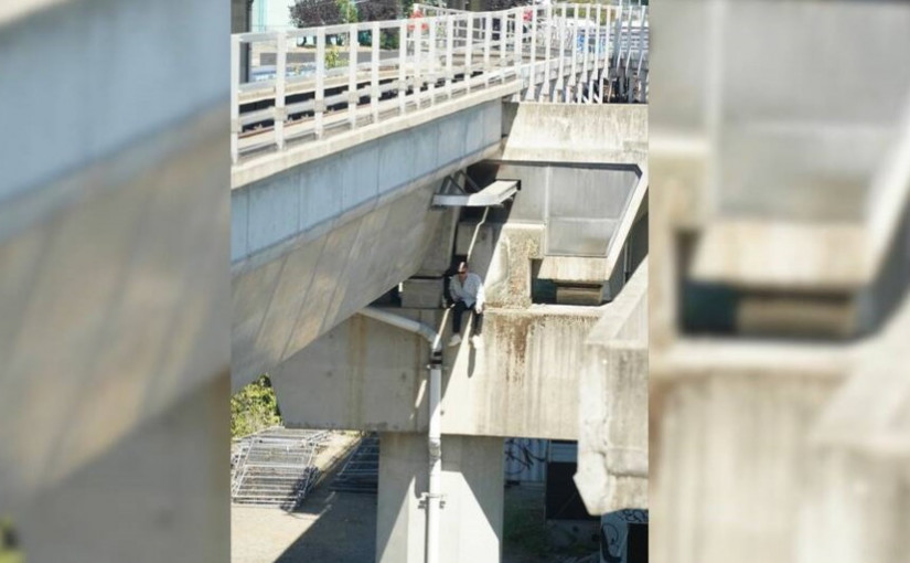 列治文發生男子從天車站往下三級跳！