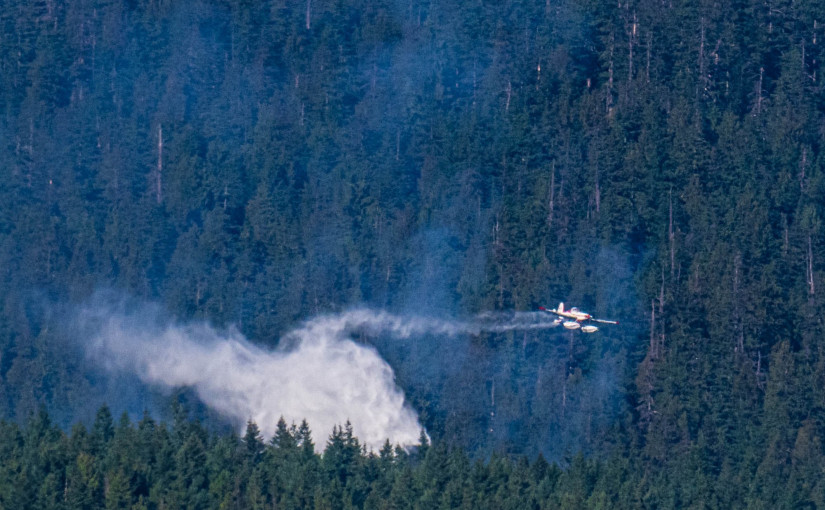 北溫西摩山火勢失控迅速蔓延  省市與大溫區合力展開地空灌救