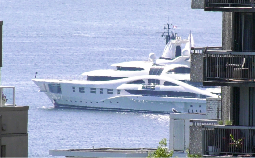 富豪紛湧卑詩水域  價值2億元超級遊艇招搖福溪