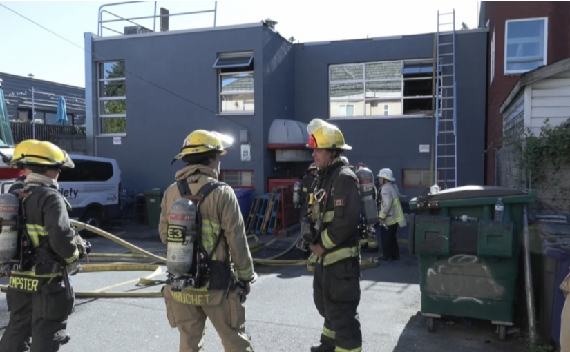 溫哥華社區中心爆發大火 起火原因尚未查明