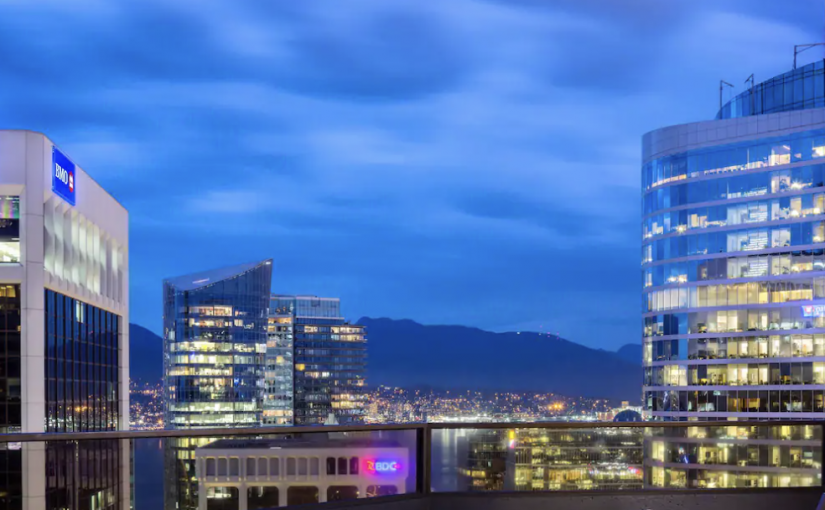 溫哥華市中心三家酒店工會成員投票贊成罷工