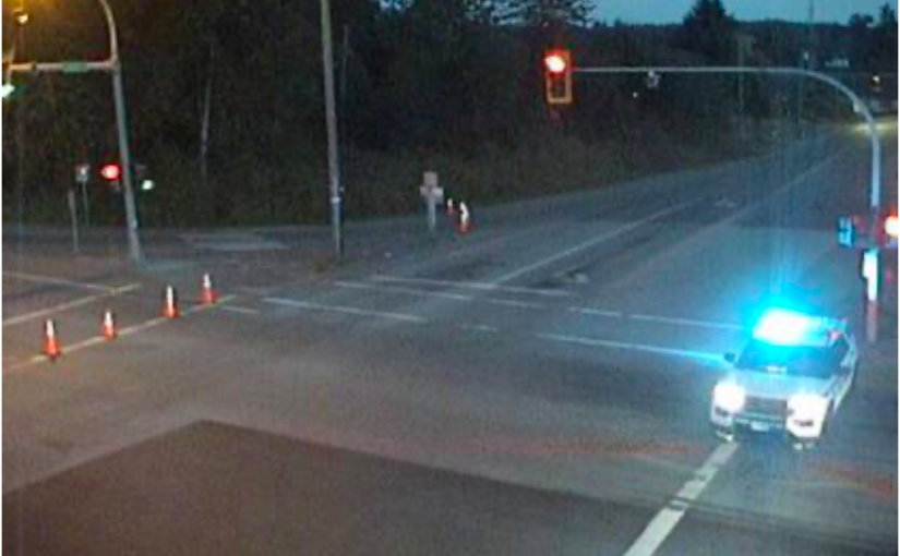 洛歇公路電單車與小型貨車迎面相撞  45歲女騎手當場亡