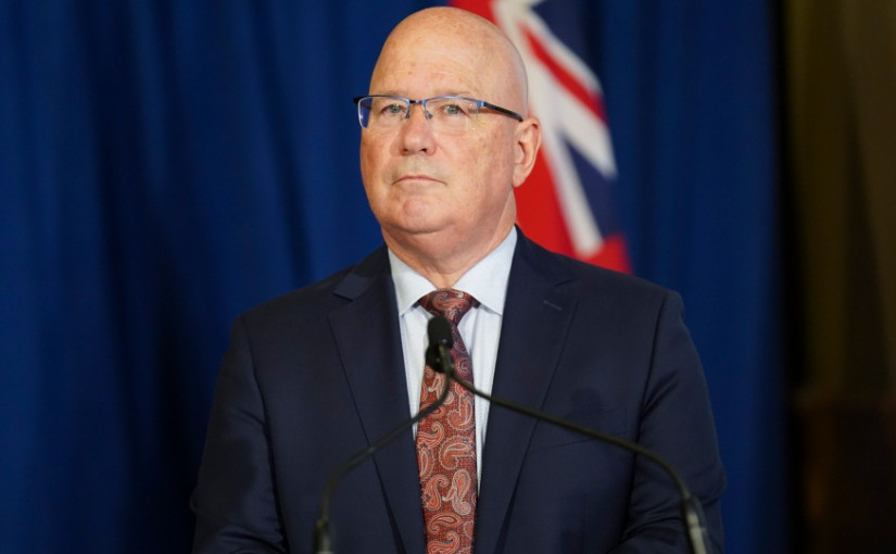 【綠帶土地建房風波】專員報告直斥有違操守   安省房屋廳長光道歉不辭職