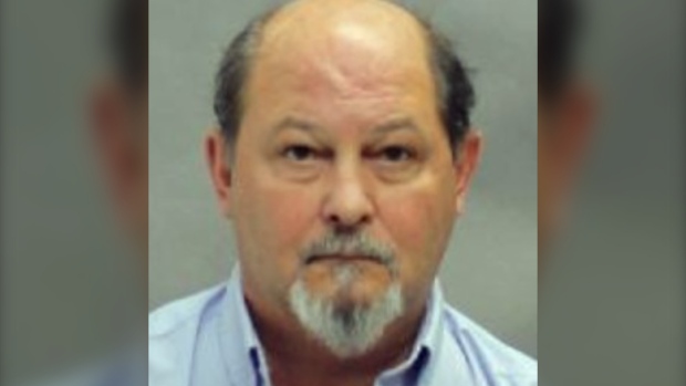 70歲整骨醫生被指治療中途性侵病人