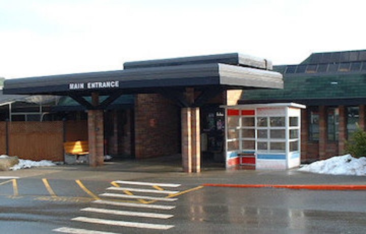 醫院缺人手  家屬自費聘護理員到院不罕見