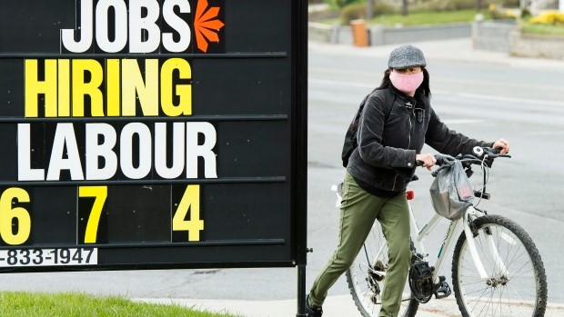 7月份職位空缺減少43,100個    降至兩年新低水平