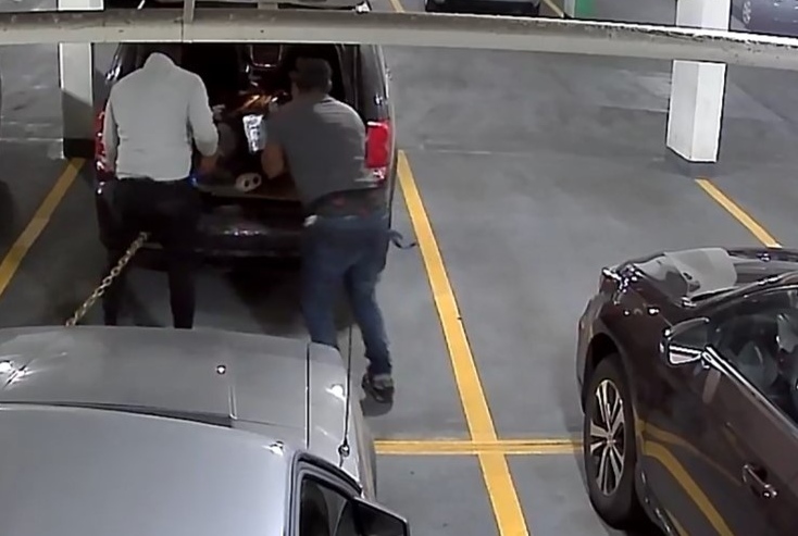 BMW電單車停泊密市高層公寓停車場 不到5分鐘被盜