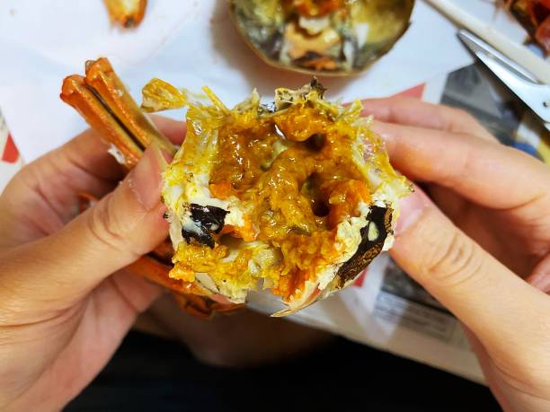 拆大閘蟹｜吃大閘蟹忌吃4部位 避免寒涼吃屎尿細菌 大廚教拆蟹去毒驅寒